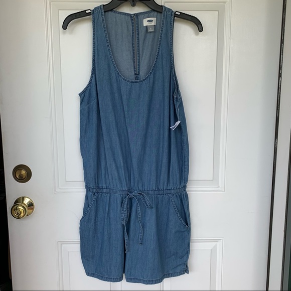 Old Navy Pants - •Old Navy• NWT Sleeveless Chambray Romper - Size Medium